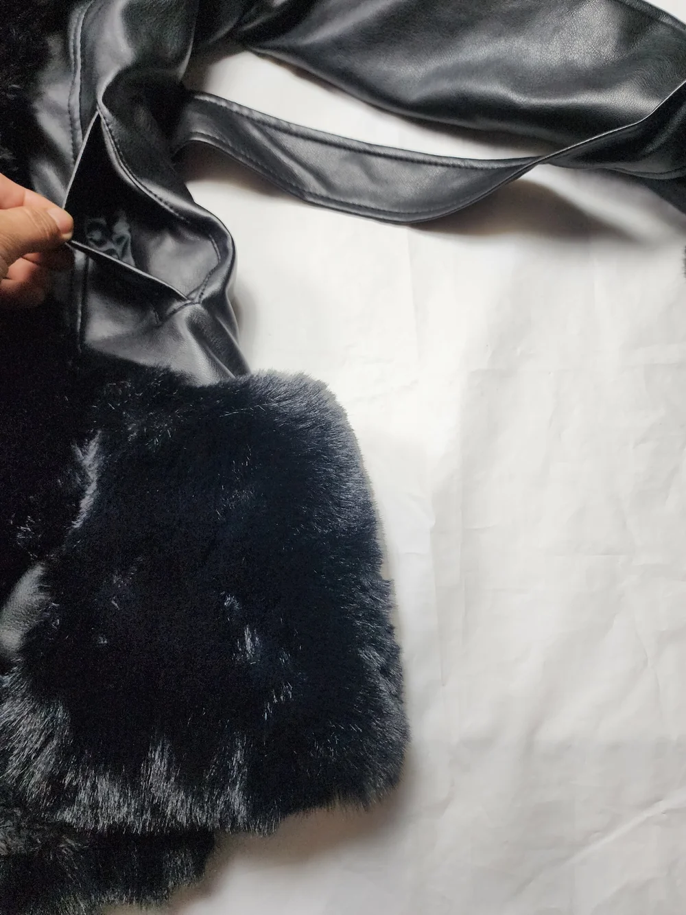 Gran Oriente Black Faux Leather And Faux Fur Hooded Winter Jacket Size Small